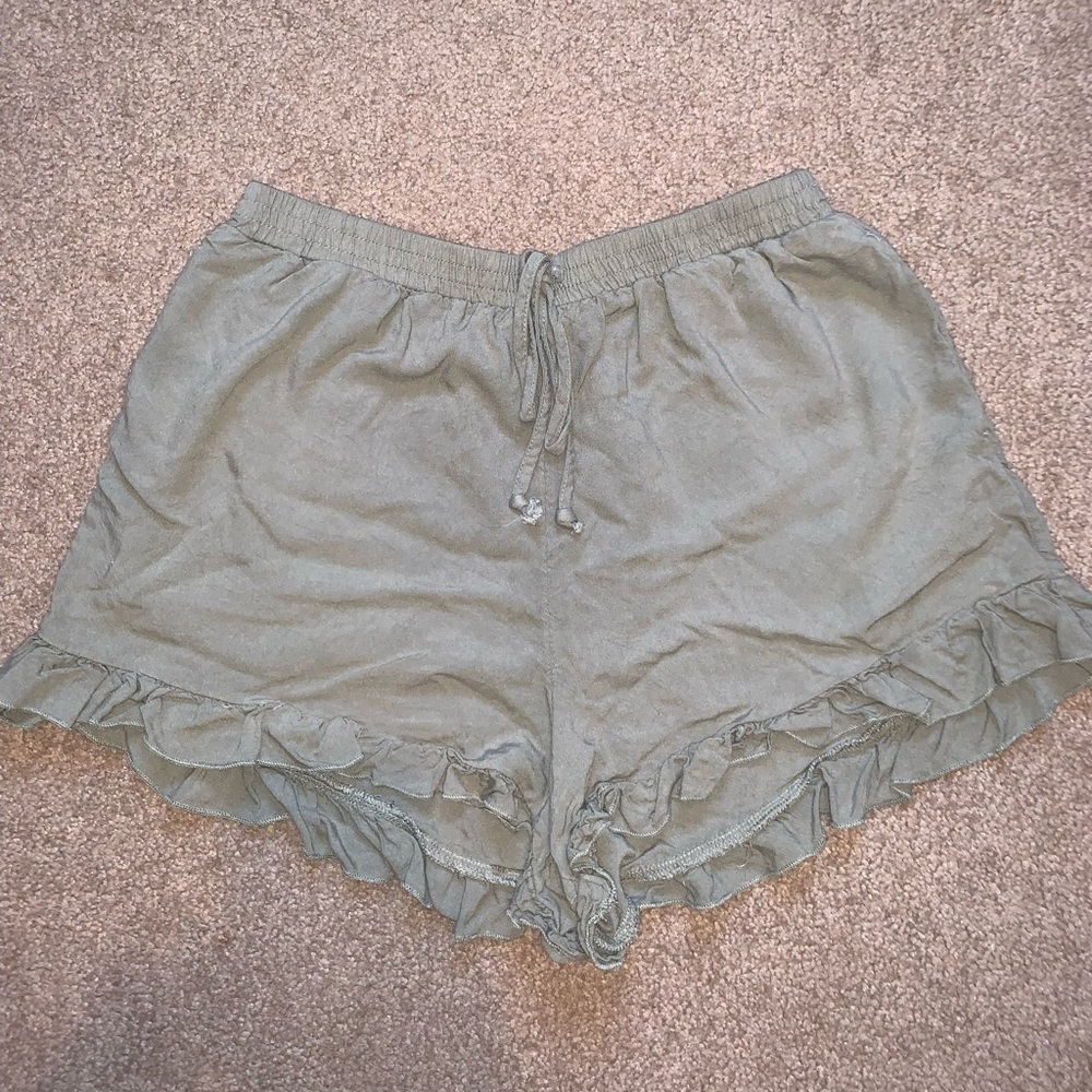 American eagle flowy green shorts